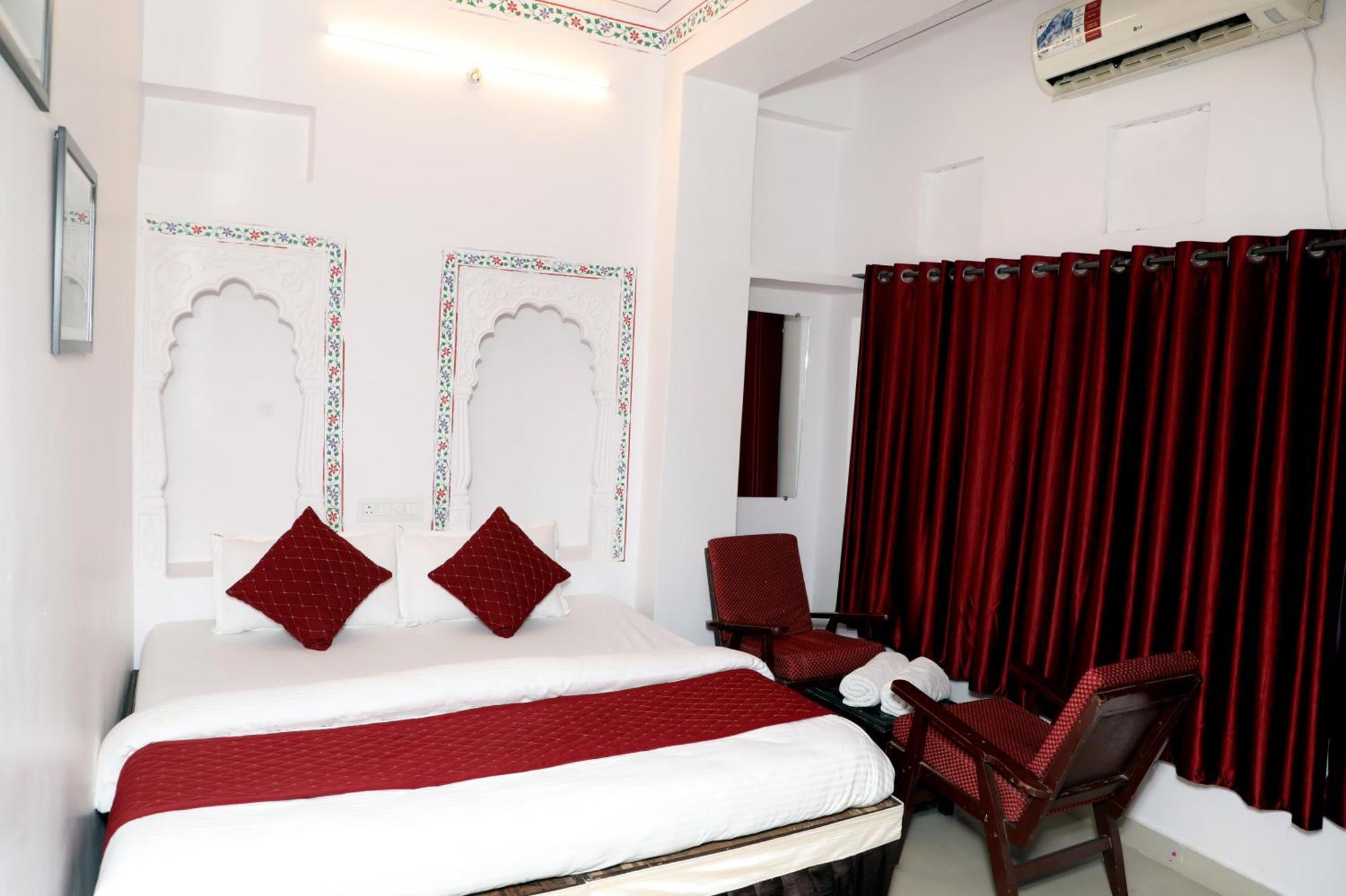 The Mama Hotel - Rooms And Dormitory Udaipur Dış mekan fotoğraf